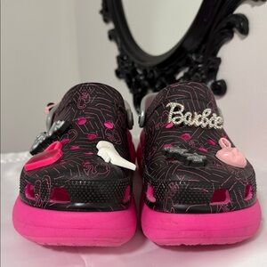 CROCS Edition Limited Black & Hot Pink Charm Clogs for Kids